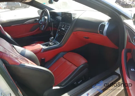 2023 BMW M850I xDrive z USA, uszkodzony, nr VIN WBAFY4C06PCM58010